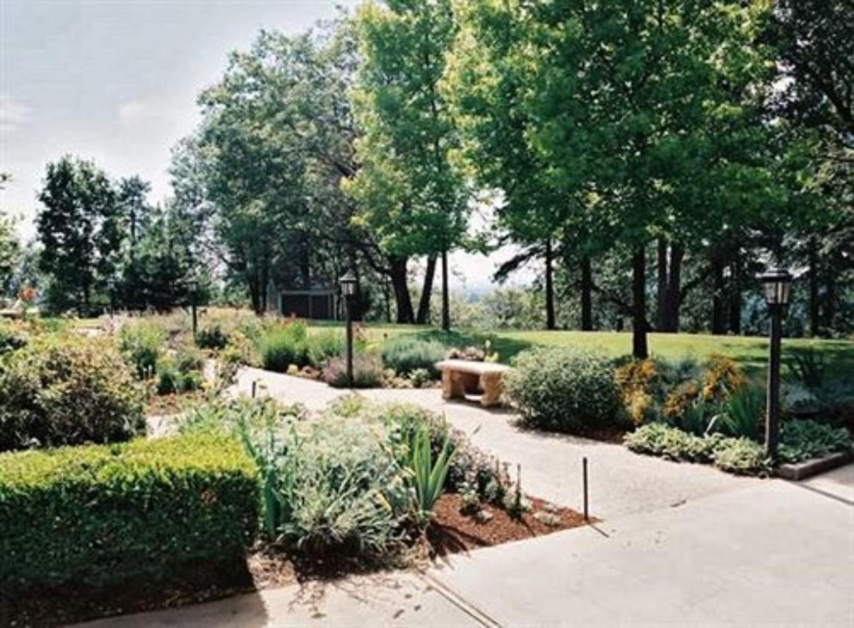 Sierra Sun Cloud Inn - Colfax (Adults Only) Εξωτερικό φωτογραφία